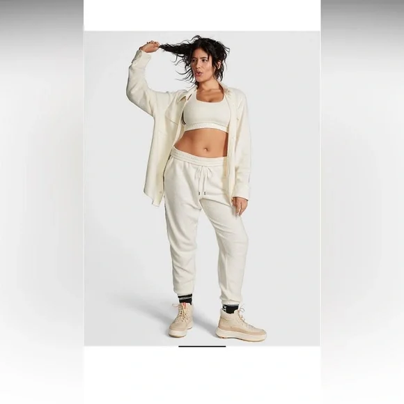 PINK Victoria’s Secret Reverse Fleece Shacket - Picture 5 of 8